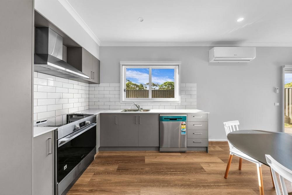 219 Plantation Road, photograph 11.