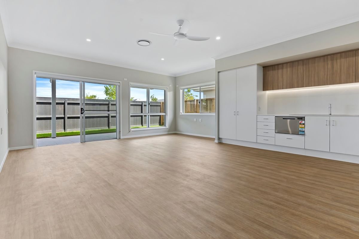 22 Blackwood Circuit, photograph 3.