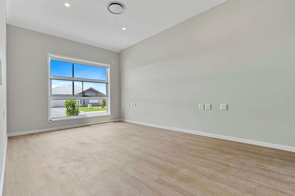 22 Blackwood Circuit, photograph 7.