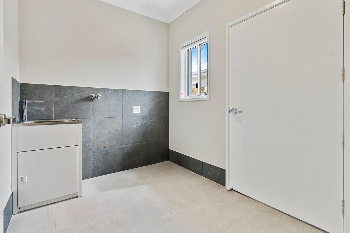 22 Blackwood Circuit, photograph 12.