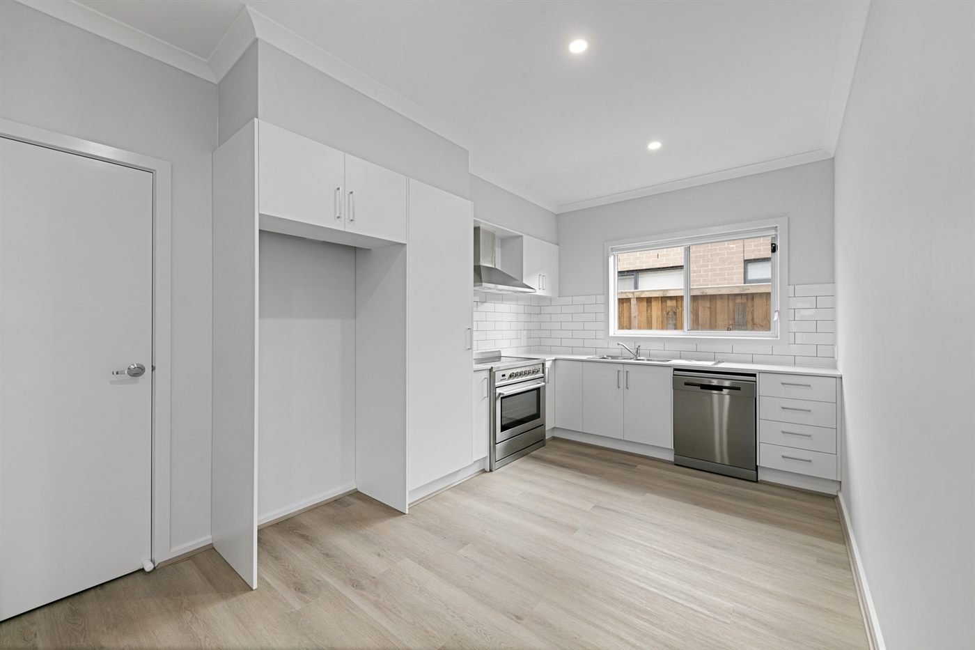 23 Balmore Street, photograph 5.