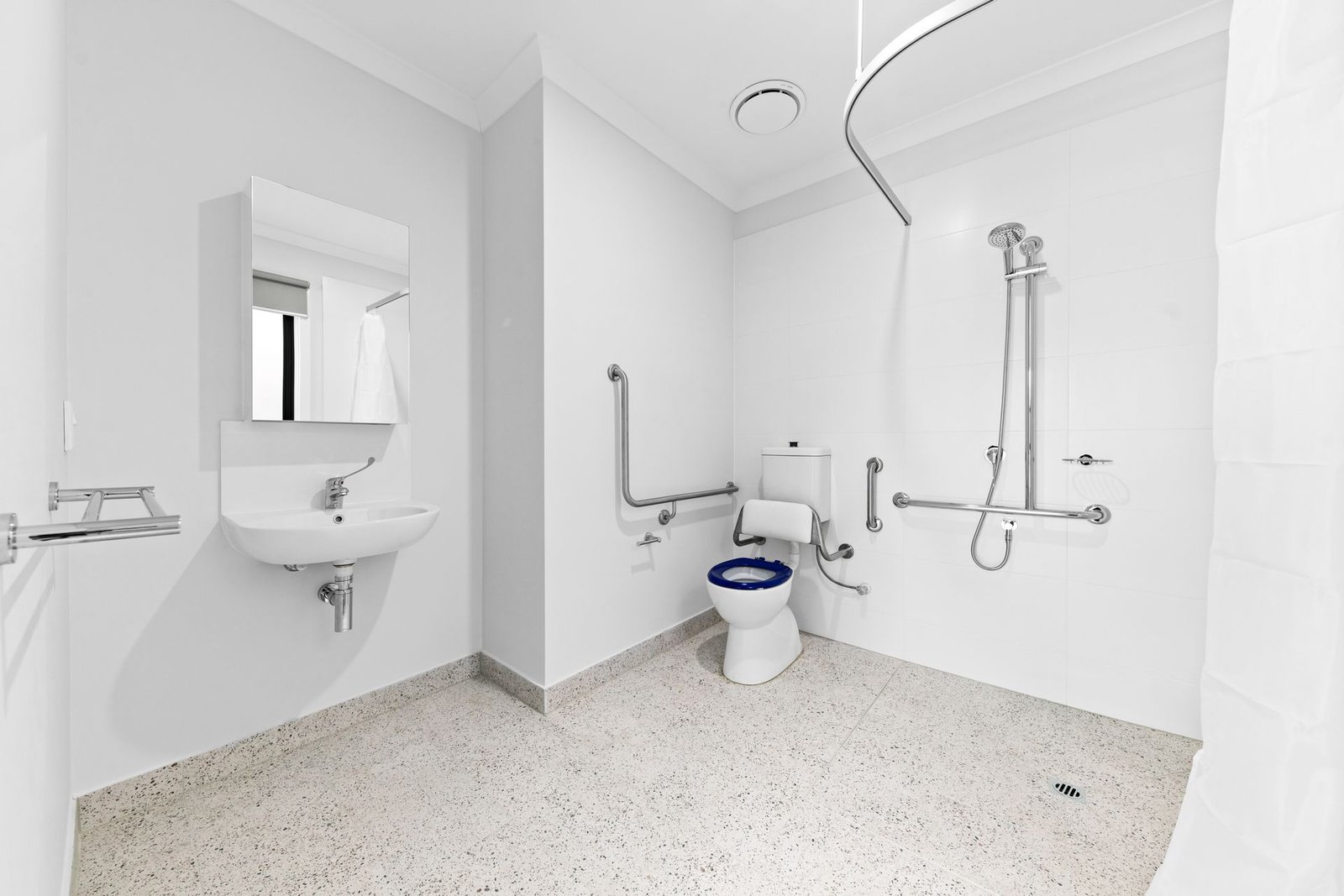 24 Flockhart Street, photograph 3.