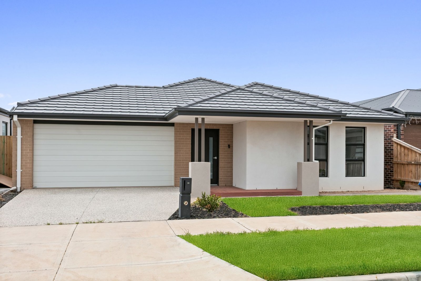 24 Flockhart Street, photograph 17.