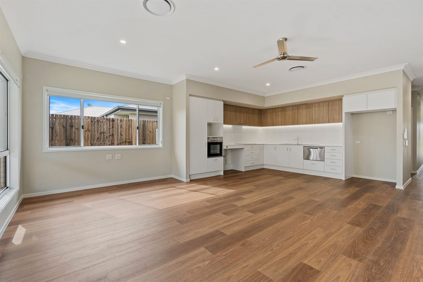 24 Livistona Street, photograph 11.
