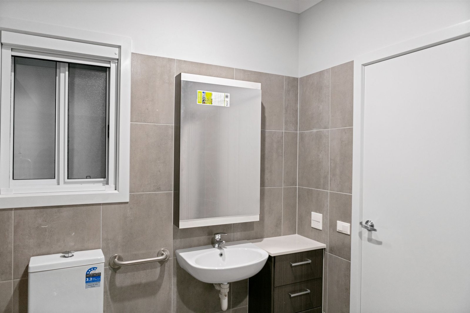 25 Balmore Street, photograph 3.