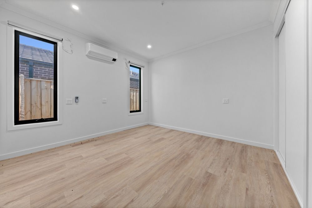 25 Paradise Circuit, photograph 6.