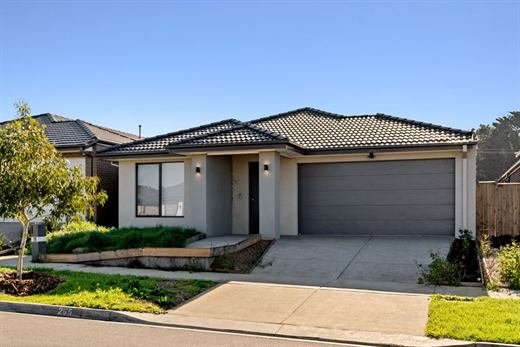 The home at 25 Paradise Circuit Armstrong Creek.