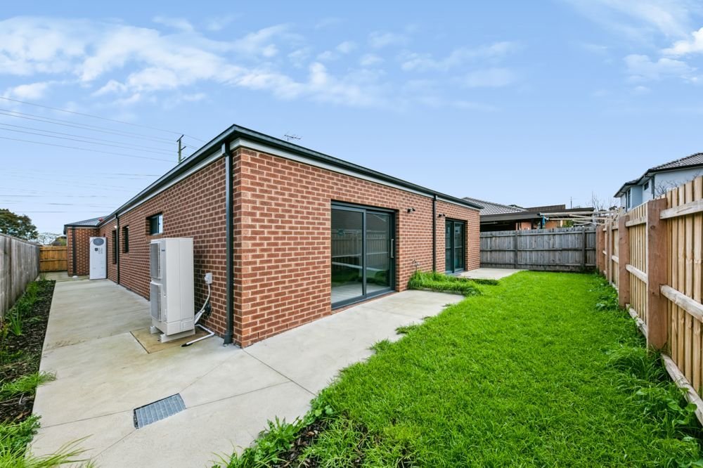25 Power Road, photograph 14.