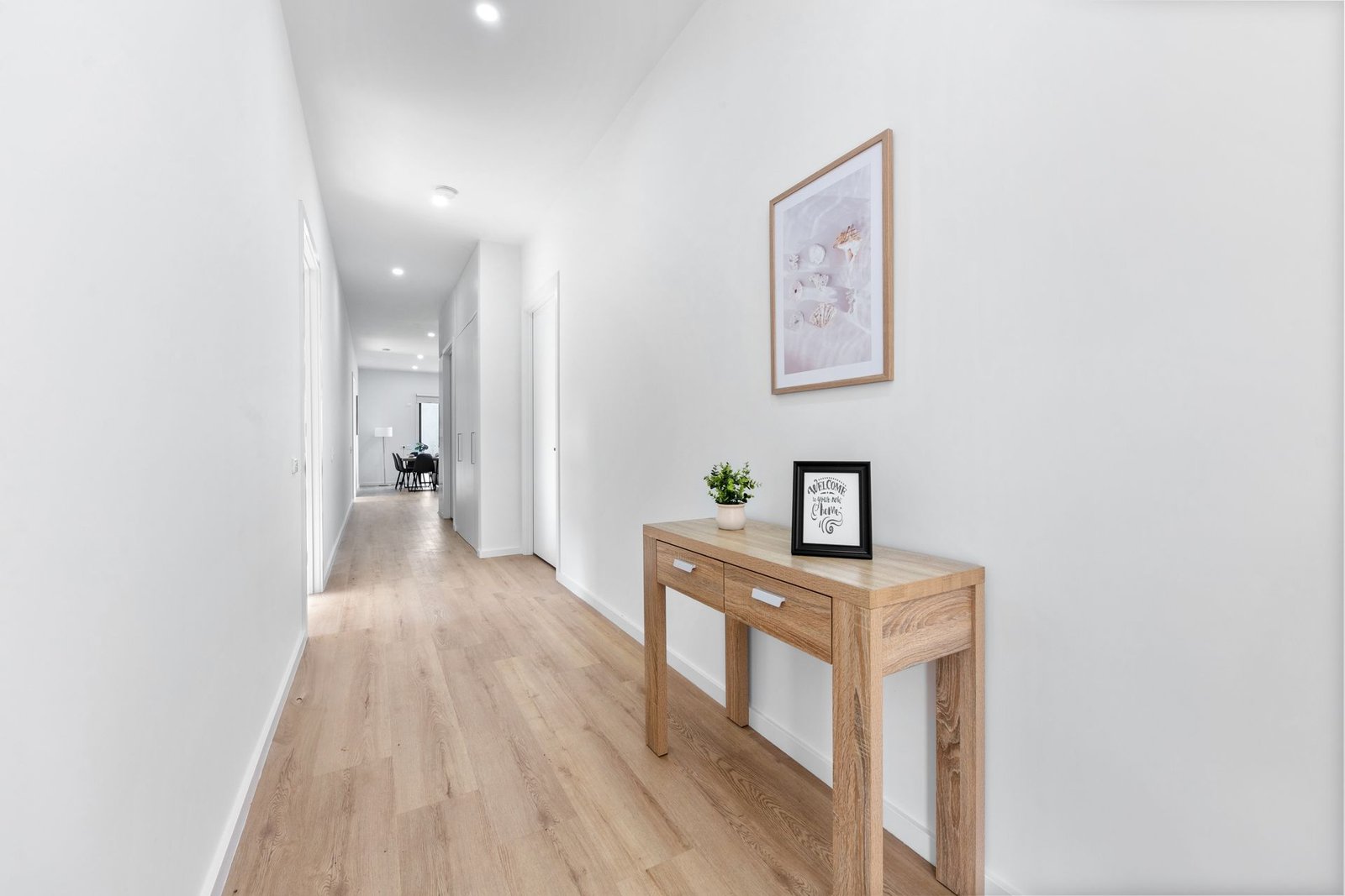 28 Simmental Road, photograph 6.