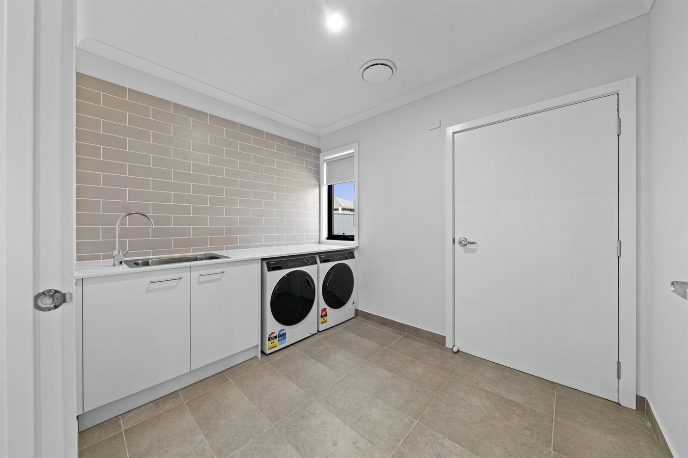 3 Blakewater Crescent, photograph 11.