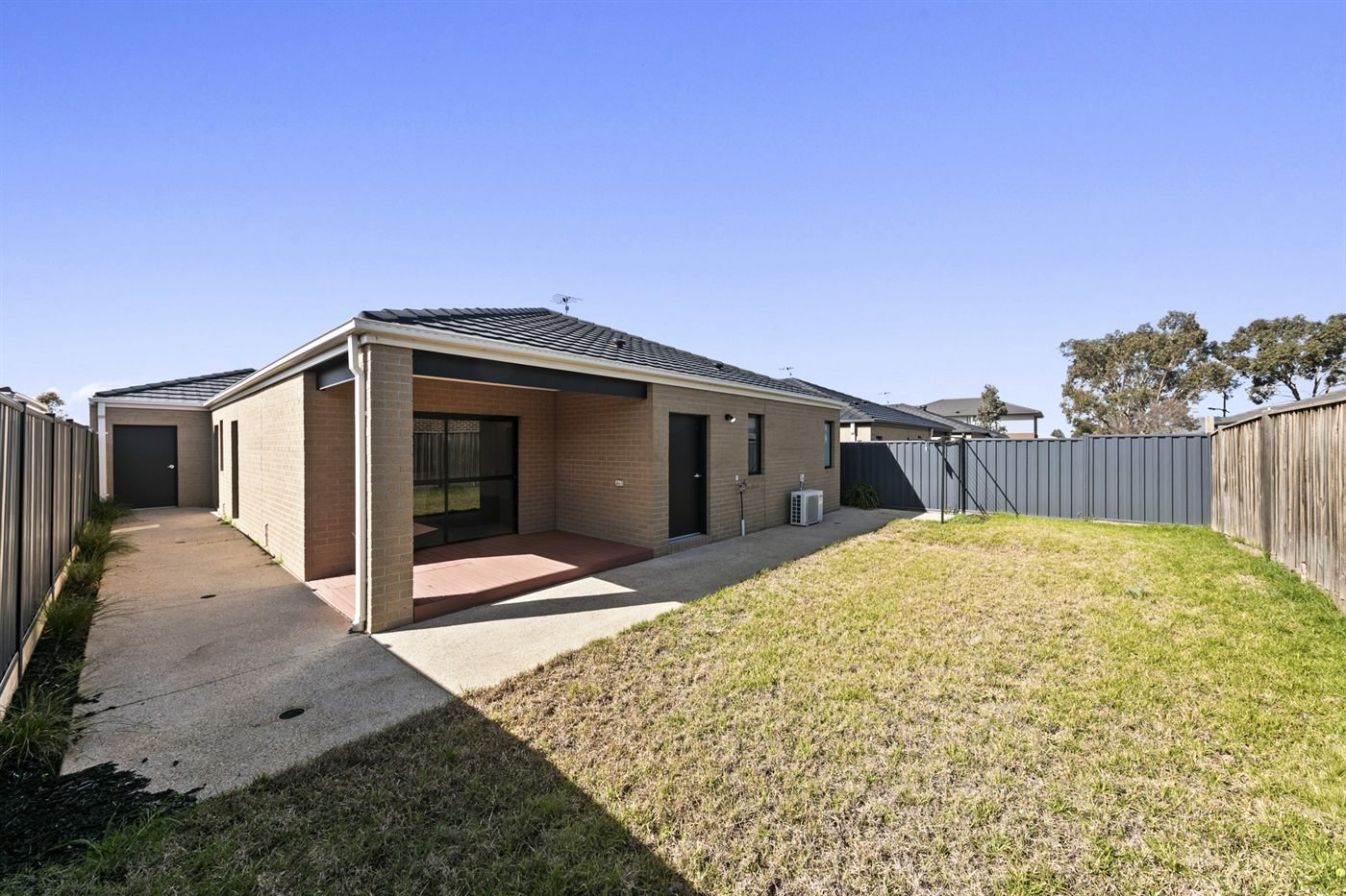 3 Blakewater Crescent, photograph 13.