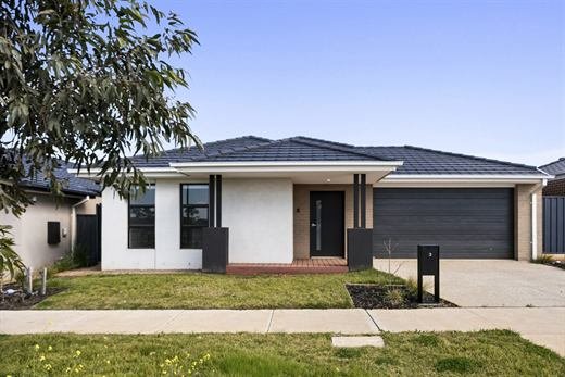 The home at 3 Blakewater Crescent Weir Views.