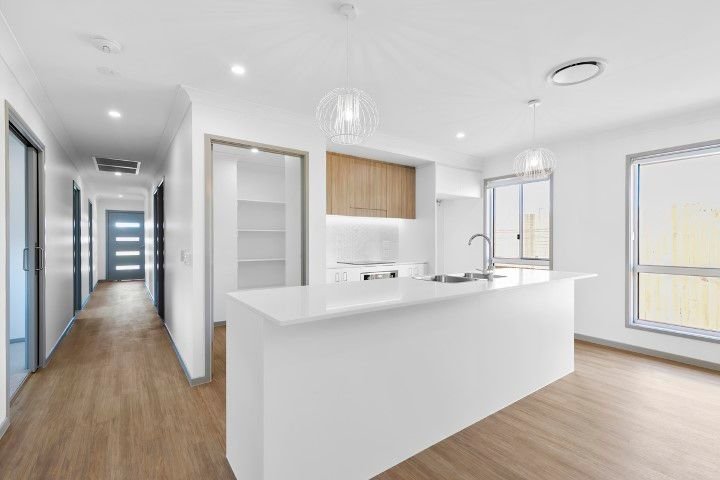 3 Paperberry Street, photograph 2.