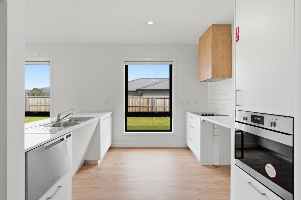 30 Bluetongue Drive, photograph 2.