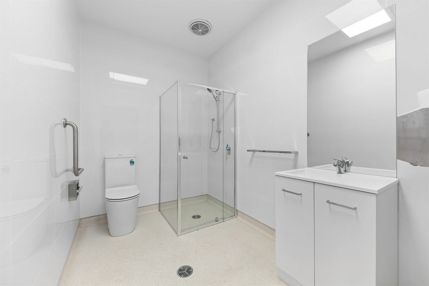 31 Eshal Crescent, photograph 9.