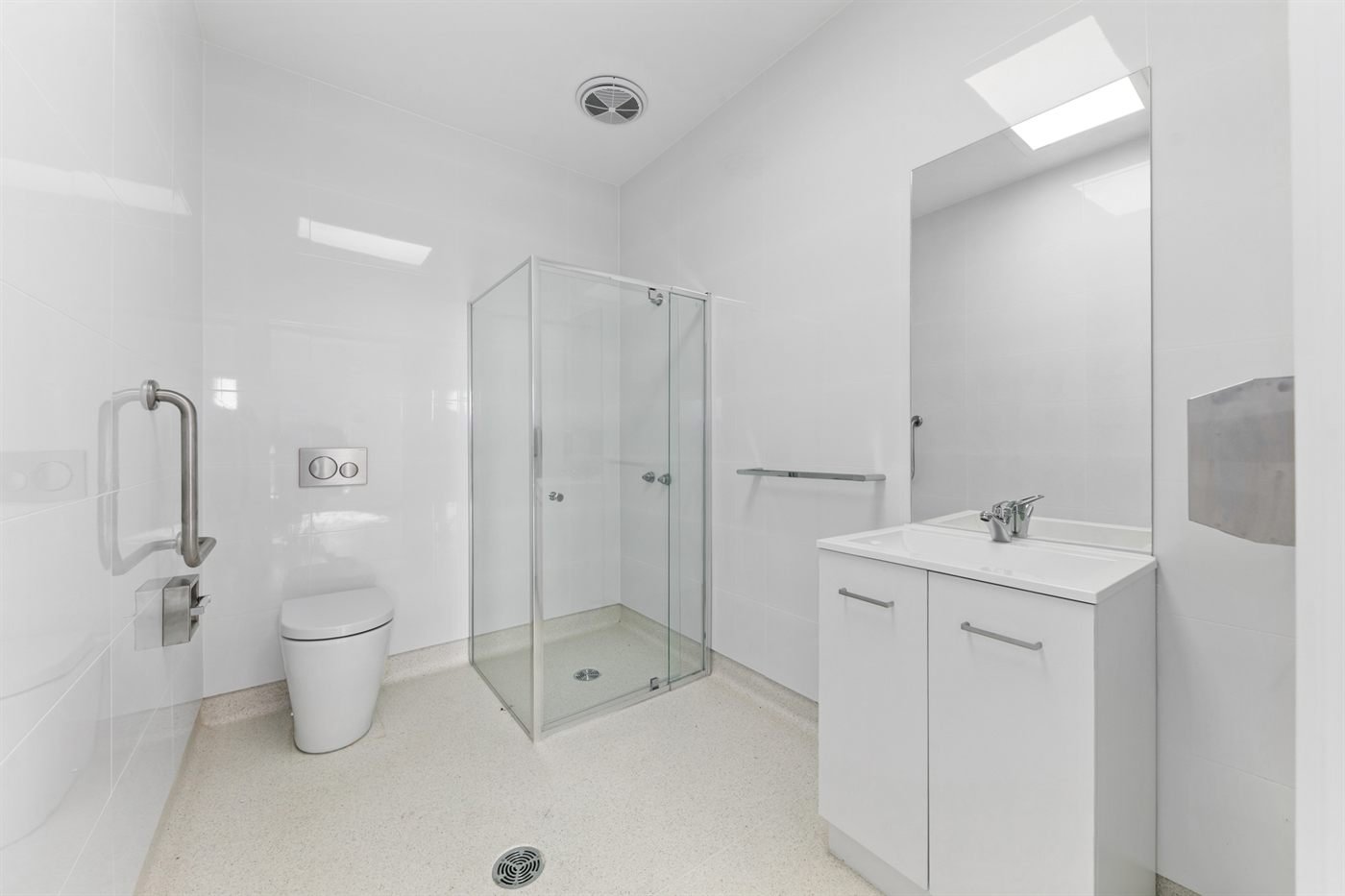31 Eshal Crescent, photograph 10.