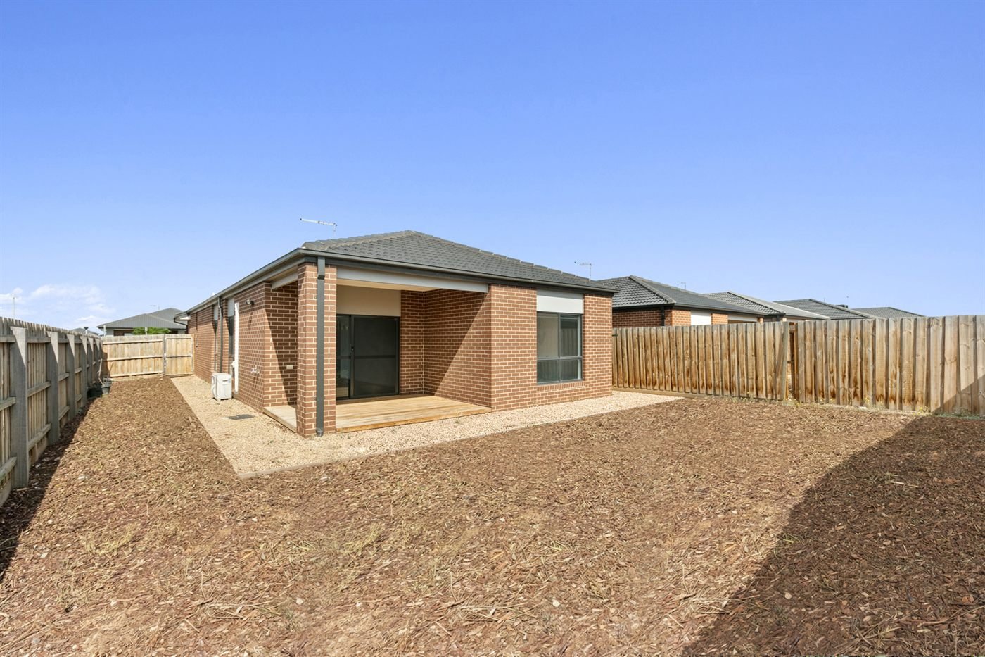 31 Eshal Crescent, photograph 12.