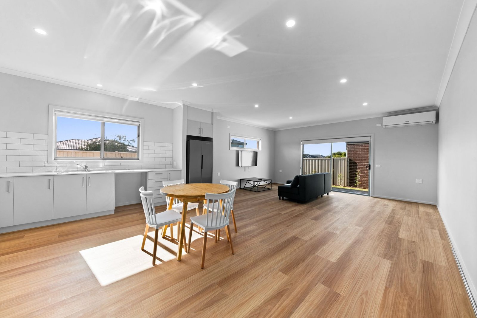 317 Charlemont Road, photograph 1.