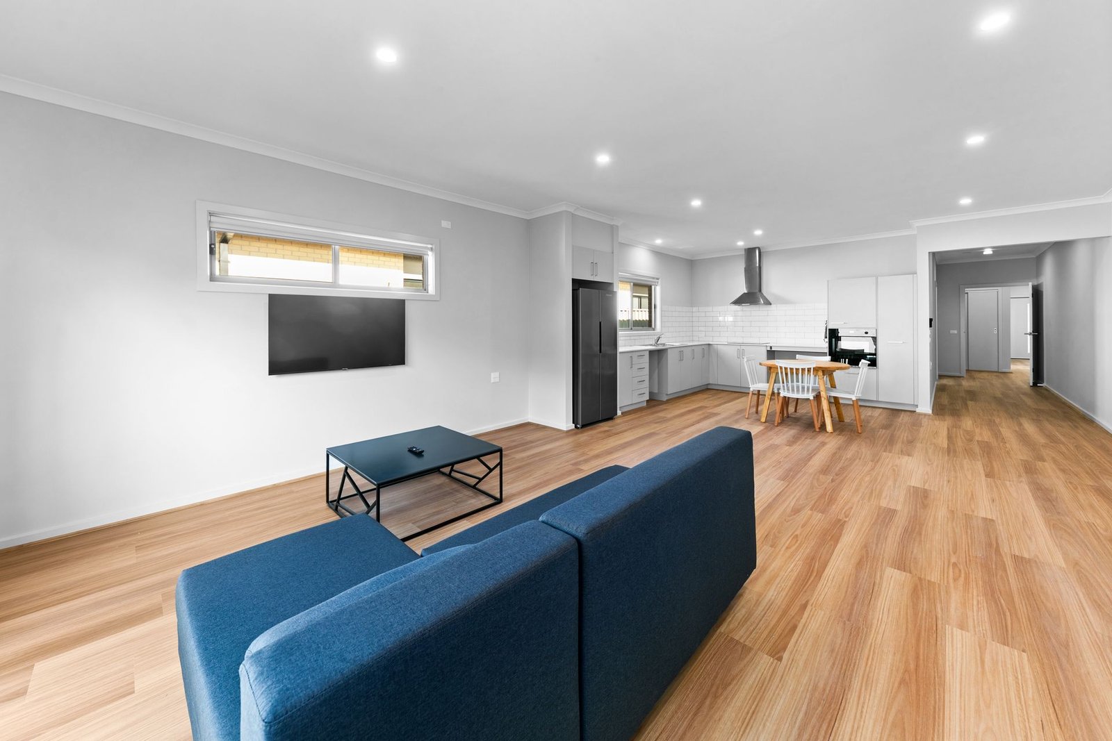 317 Charlemont Road, photograph 9.