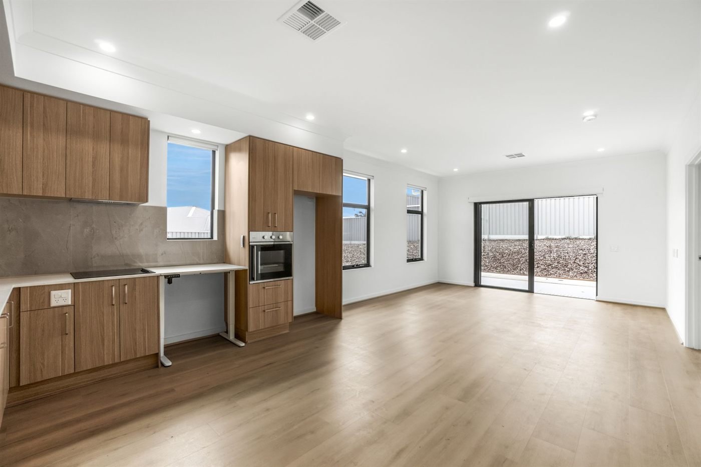 35 Leonard Avenue, photograph 1.