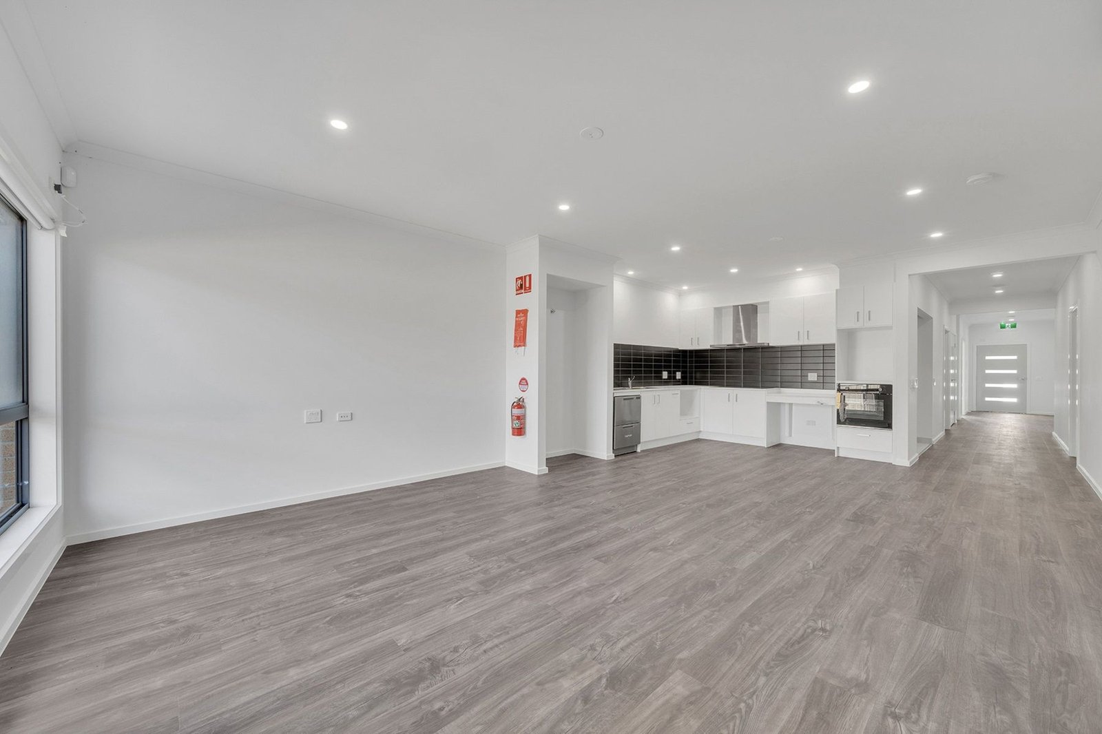 36 Canyon Circuit, photograph 5.