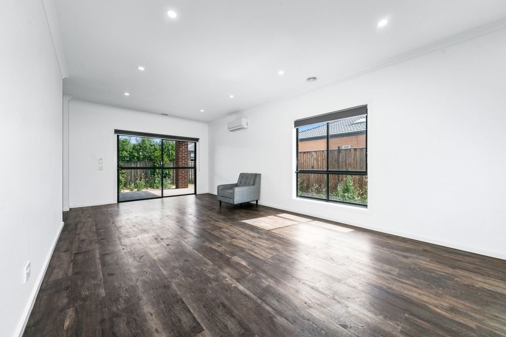 35 Westbourne Street, Strathtulloh, photograph 1.