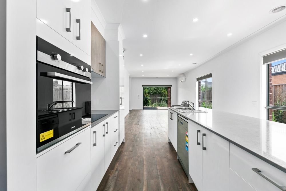 35 Westbourne Street, Strathtulloh, photograph 3.