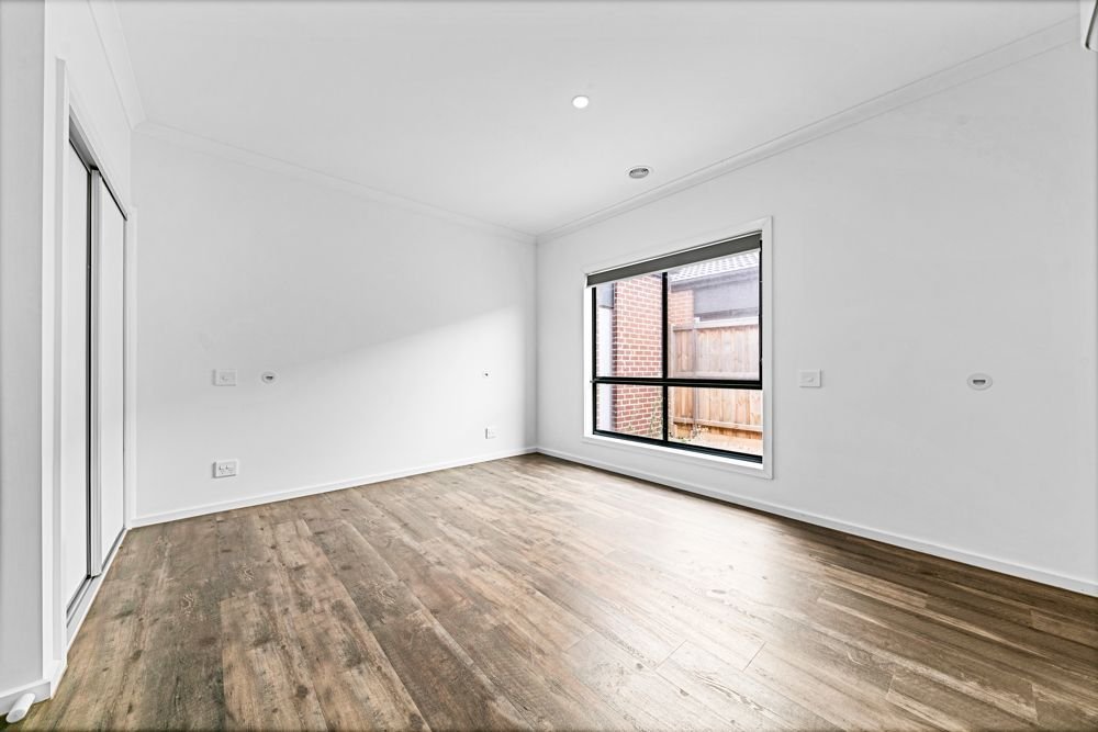 35 Westbourne Street, Strathtulloh, photograph 4.