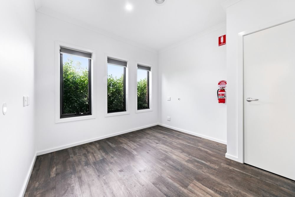 35 Westbourne Street, Strathtulloh, photograph 5.