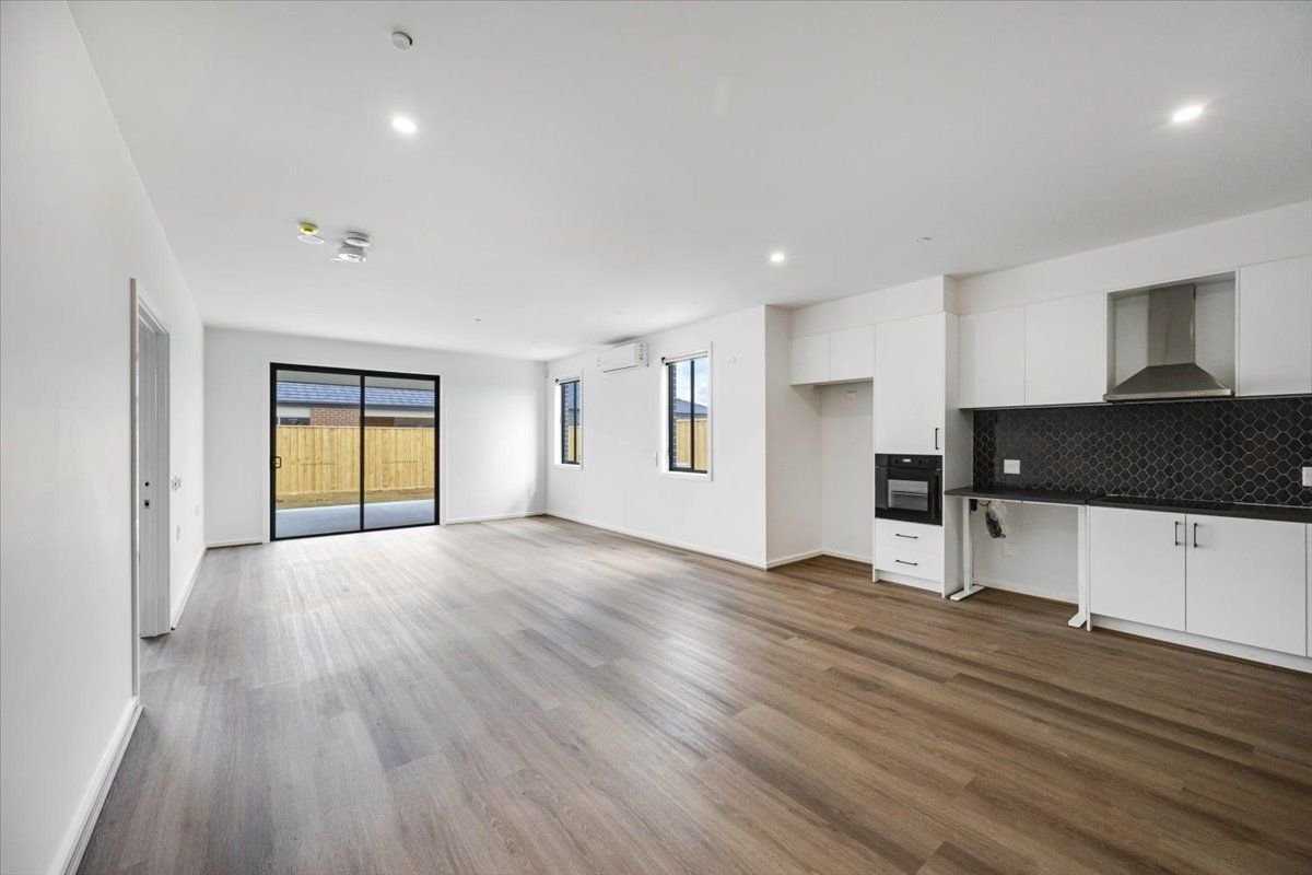 4 Denmead Drive, photograph 3.