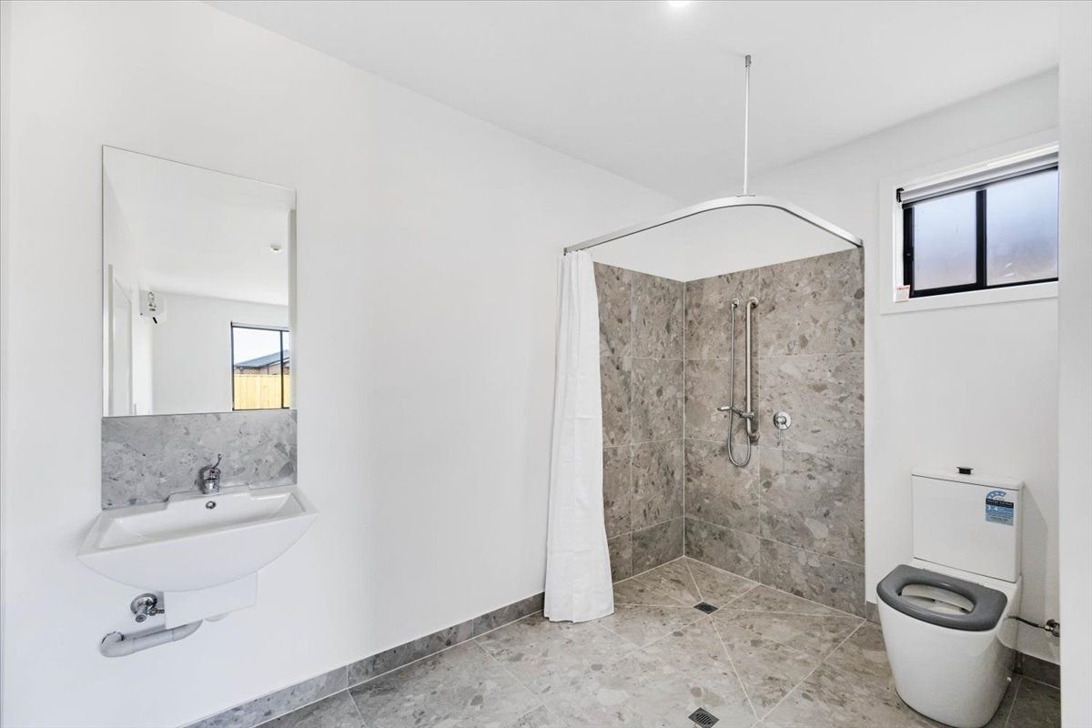 4 Denmead Drive, photograph 10.