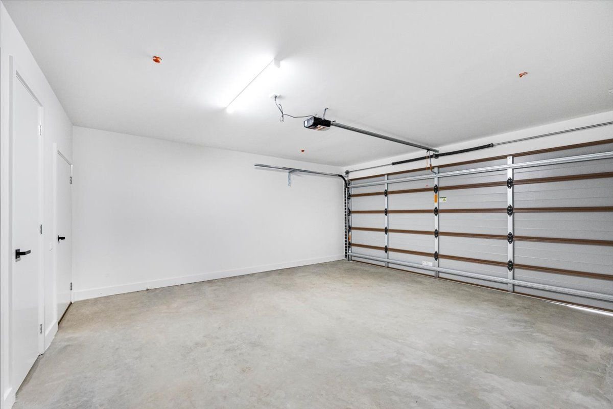 4 Denmead Drive, photograph 11.