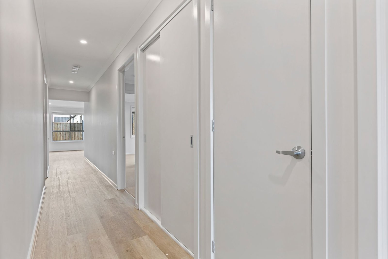 4 Feathertop Avenue, photograph 8.