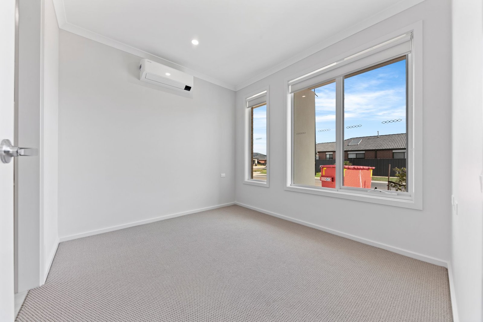 4 Feathertop Avenue, photograph 11.