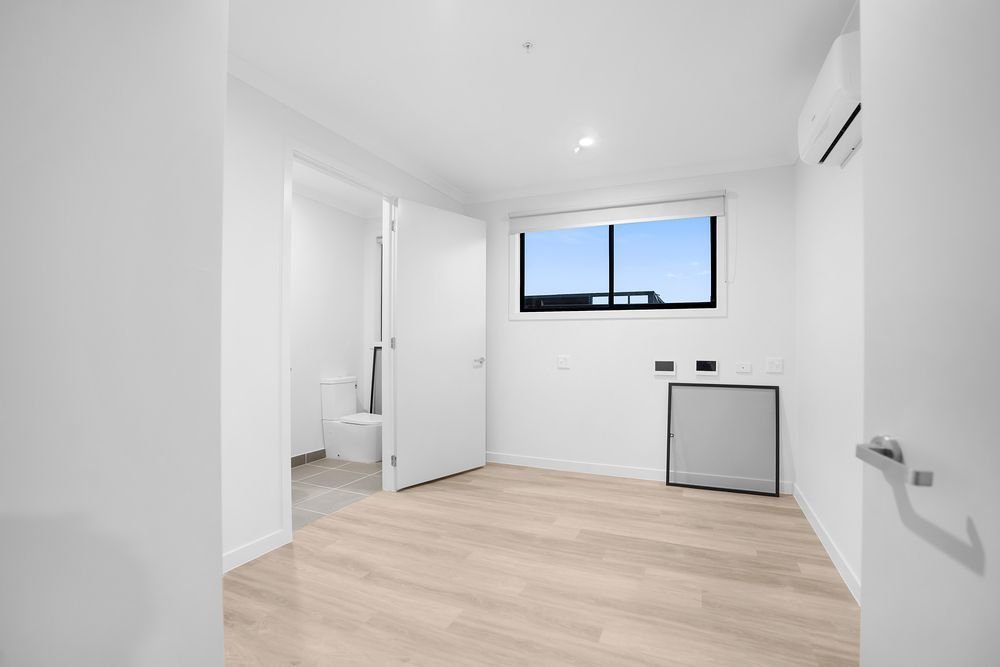 4 Stand Street, photograph 10.