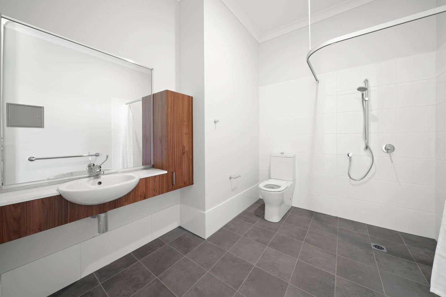 4 Whitlam Street, photograph 5.