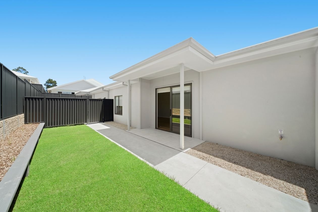 4 Whitlam Street, photograph 7.