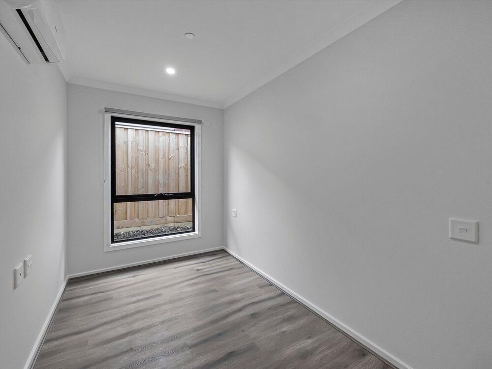 43 Leeward Drive, photograph 6.