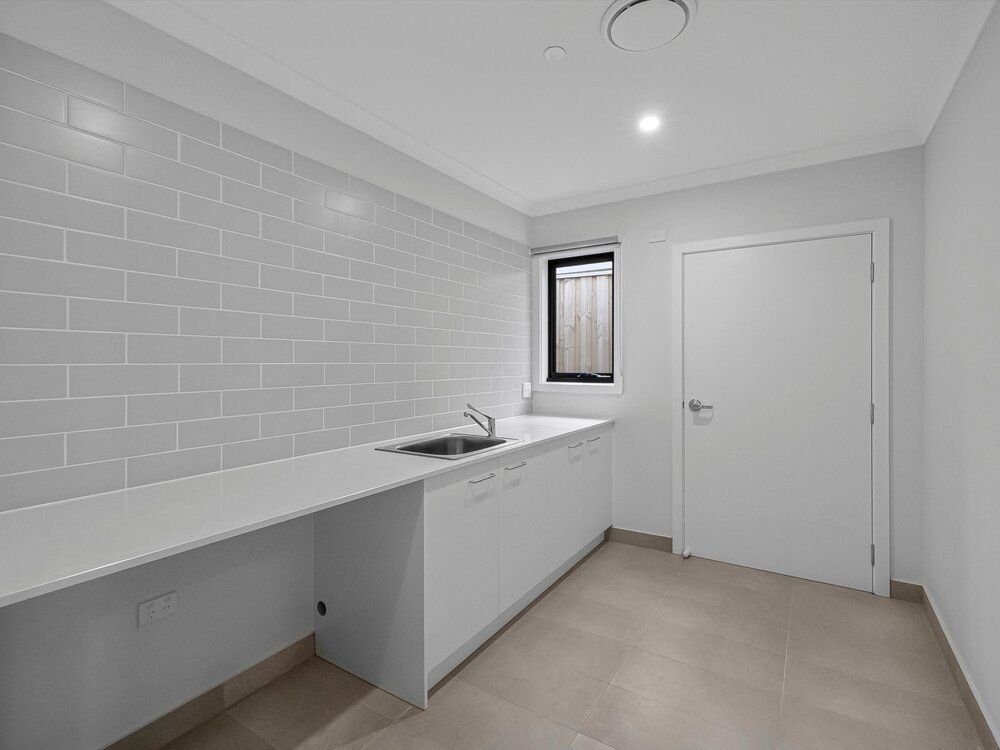 43 Leeward Drive, photograph 11.