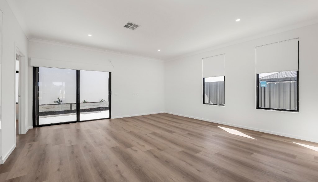 45 Evergreen Drive, photograph 1.