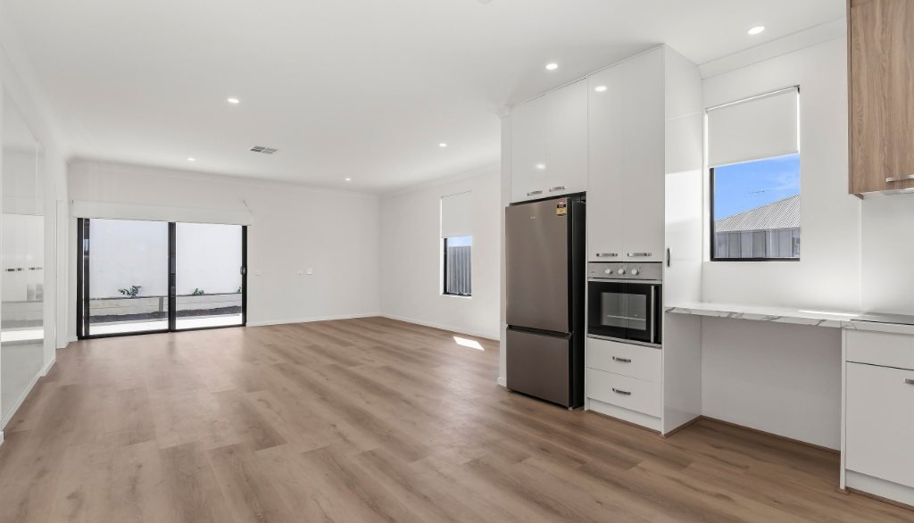 45 Evergreen Drive, photograph 5.