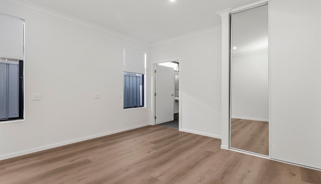 45 Evergreen Drive, photograph 11.