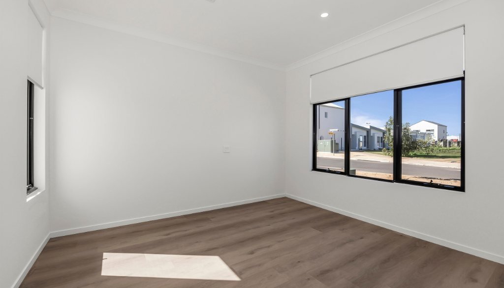 45 Evergreen Drive, photograph 15.