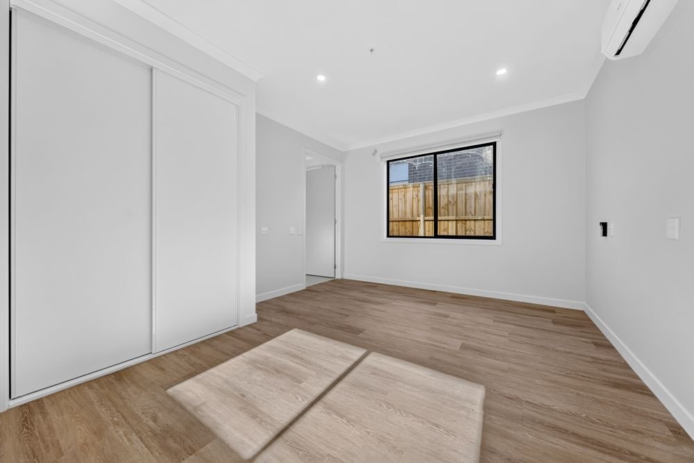48 Montego Boulevard, photograph 10.