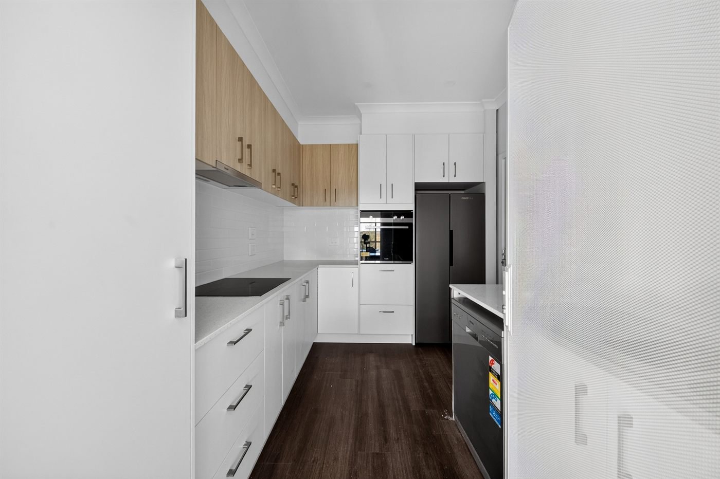 49 Woolspinner Crescent, photograph 5.
