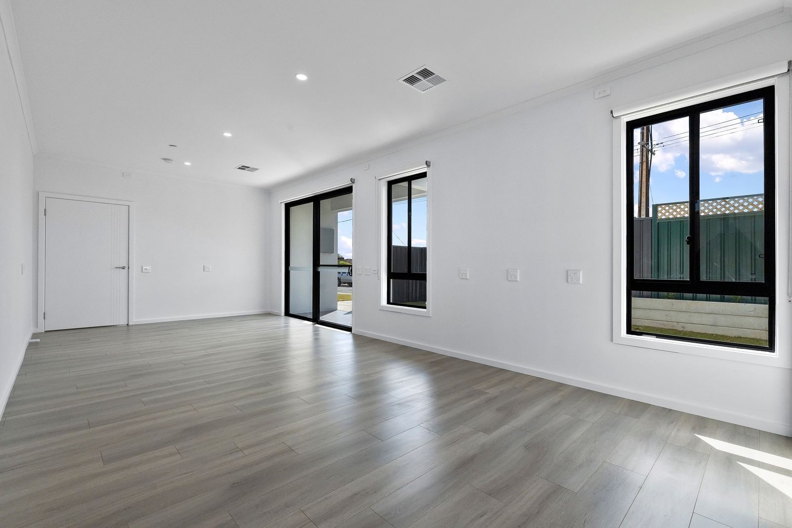 5 Dungey Road, photograph 7.