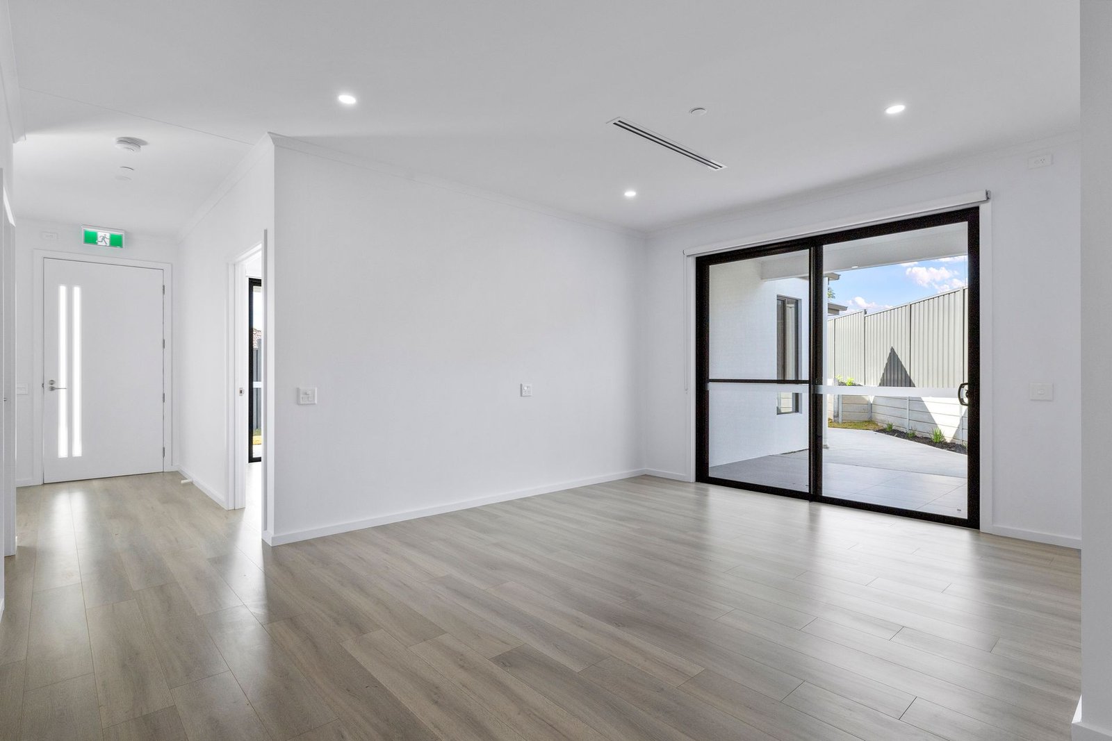 5 Dungey Road, photograph 12.
