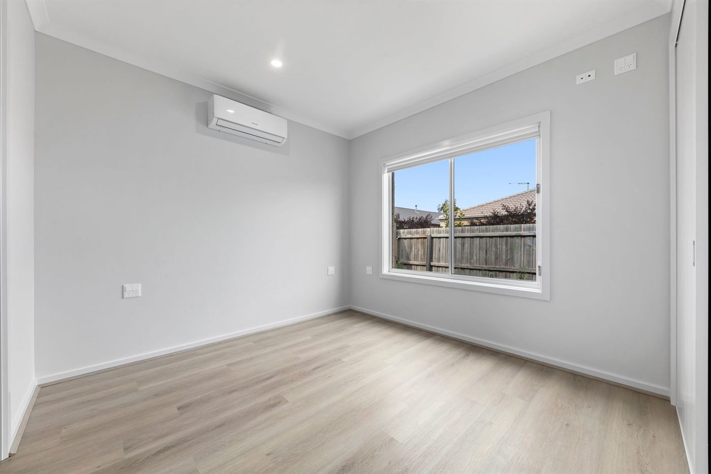 6 Avocet Way, photograph 10.