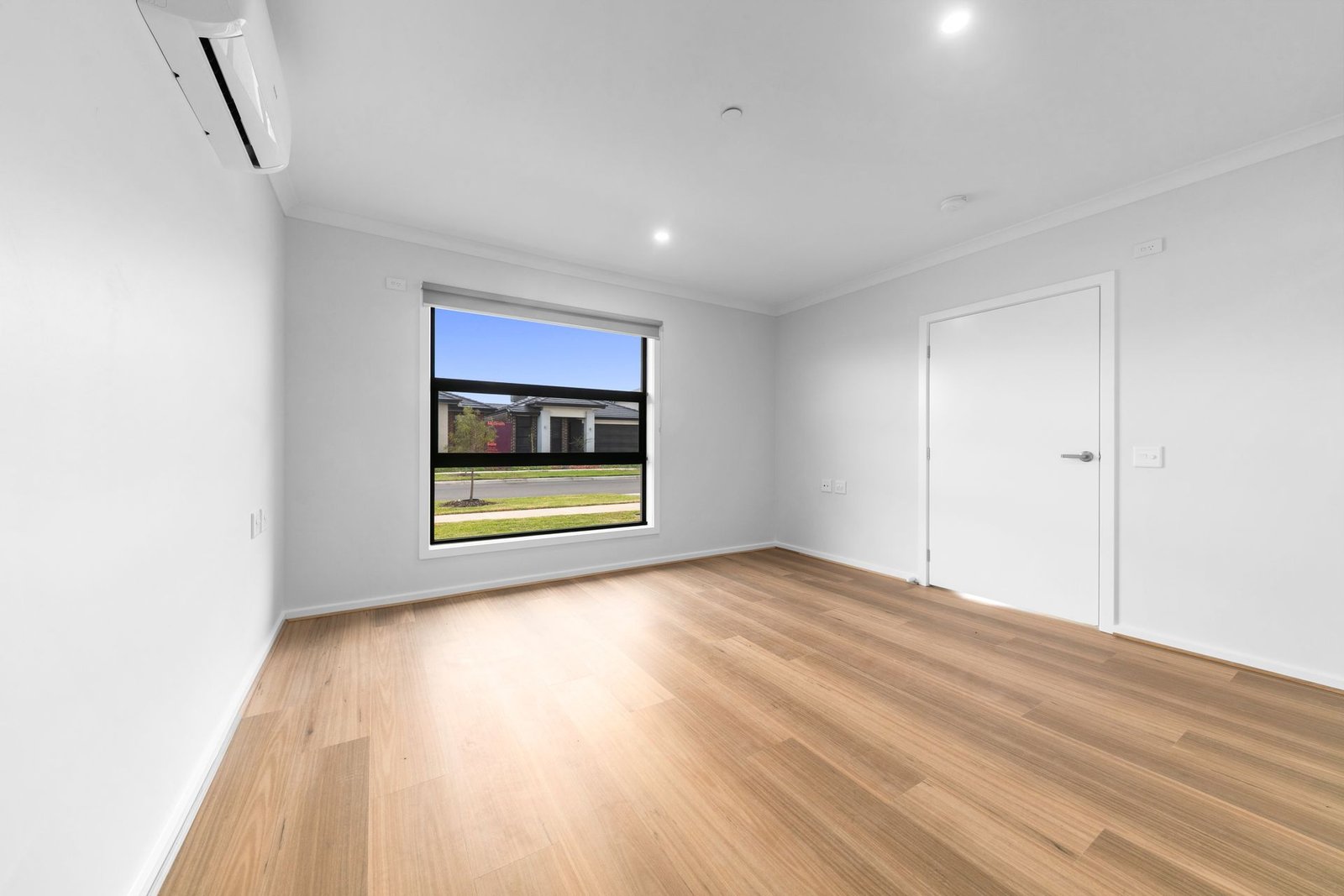 6 Benson Drive, photograph 1.