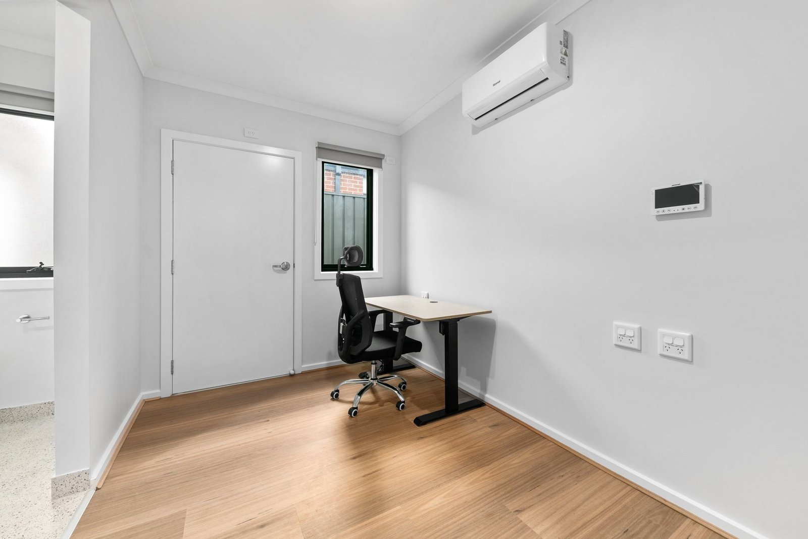 6 Benson Drive, photograph 8.